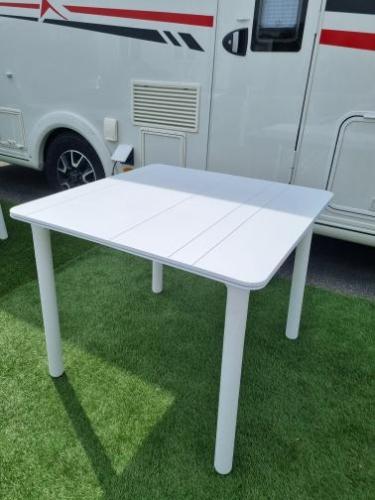 Petite table 90x90